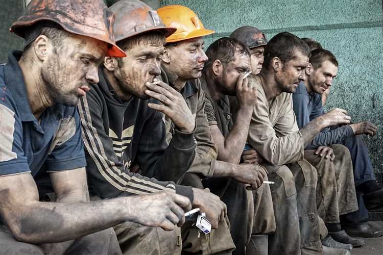 Уровень образования и низкое социальное признание: проблемы трудового профи в России